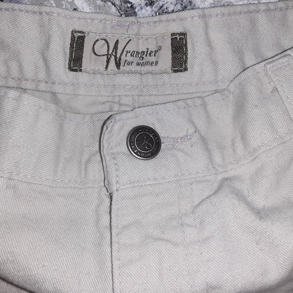 Ladies' Shorts by Wrangler for women 28' Waist/14